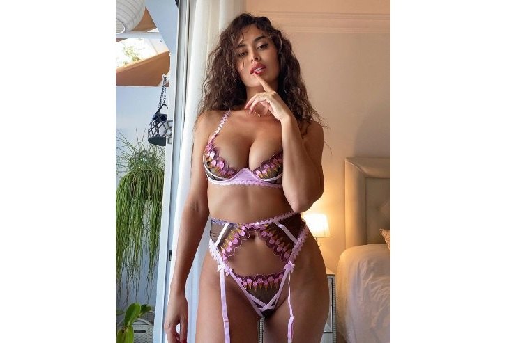 Eva Padlock lingerie intima si vede tutto