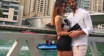 Stefania Macario beata tra le zucche: scollatura da paura